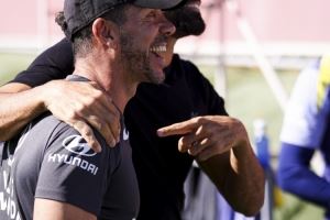 马竞官方晒照，欢迎名宿迭戈-科斯塔、戈丁造访球队