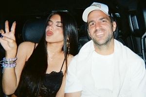 仅差12岁❗38岁小法祝继女26岁生日快乐：完美诠释了榜样女儿