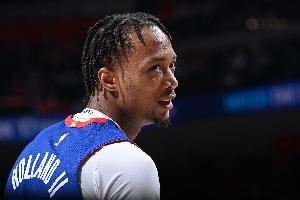 霍兰谈失利：坚持既定路线情绪不要有大起伏 像团队一样团结一起