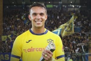 佩杜拉：国米那不勒斯罗马有意前锋吉奥瓦尼，维罗纳要价1500万欧